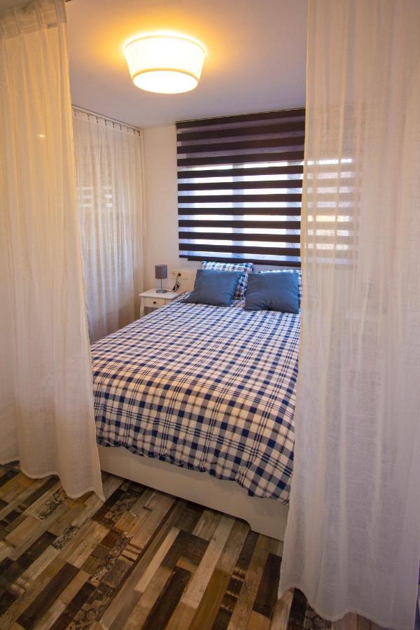 Loft En Gijon - Cimavilla Con Vistas Al Cerro Bagian luar foto