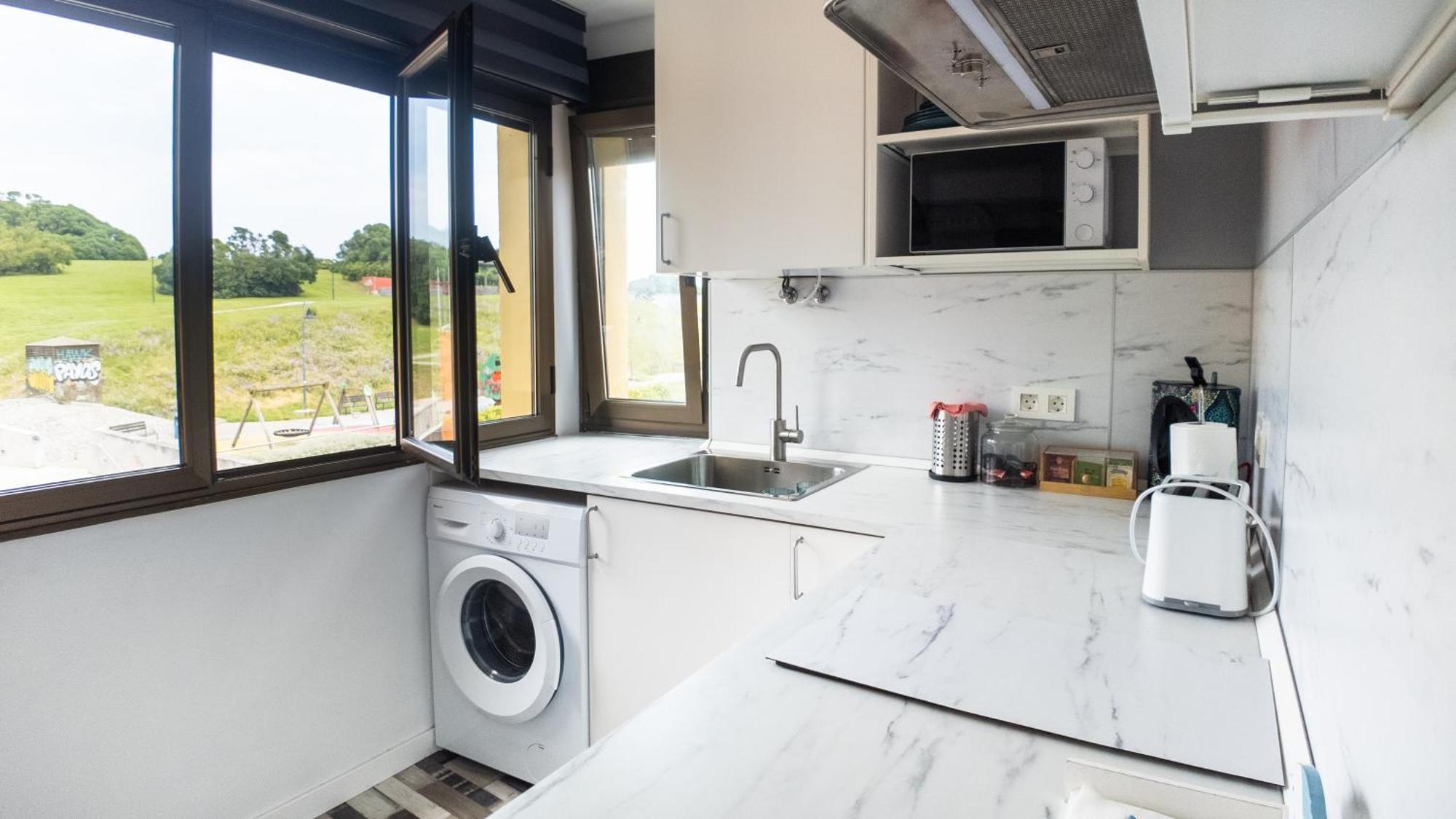 Loft En Gijon - Cimavilla Con Vistas Al Cerro Bagian luar foto